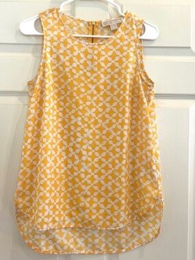 MICHAEL KORS Yellow and White Sleeveless Patterned top
